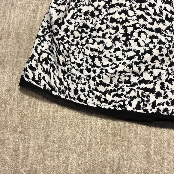 4X NWT lightweight tank Halogen brand $50 black and white gorgeous! - Picture 4 of 4